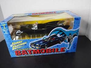 JOHNNY LIGHTNING 1:24 Die Cast Model Car 1960s DC COMIC BATMAN MOBILE  4-PIC. - Picture 1 of 4