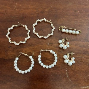 3x Pendientes de aro en tono dorado y perlas de imitación + Broche de seguridad de colección estilo Preppy - Imagen 1 de 9