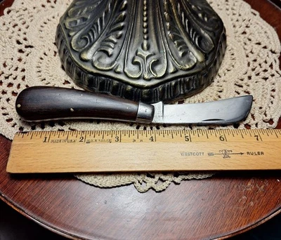 Holley Mfg. Navaja de bolsillo vintage Hawkbill con escalas de madera Co. Foto 1 de 4