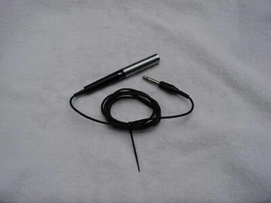 Realistic Dynamic microphone MC-1000 with 1/4" Audio Connection - Picture 1 of 3