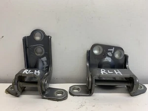 2005 2006 2007 2008 2009 SUBARU OUTBACK REAR LEFT DOOR HINGES PAIR UPPER LOWER - Imagen 1 de 12