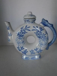 POT DE THÉ VINTAGE POTERIE BLEUE ET BLANCHE DE CHINE RARE - Photo 1/5