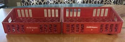 Lote de 2 cajas de plástico rojas vintage de Coca-Cola Enterprises para refrescos/pop Foto 1 de 4