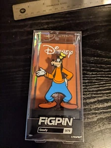 FiGPiN NYCC 2022 Exclusive Goofy Pin (979) Disney IN HAND - Picture 1 of 4