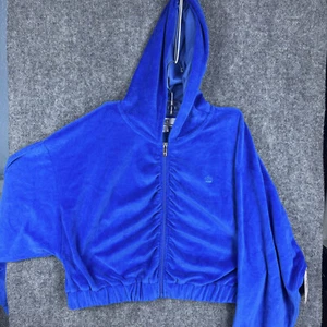 Neu mit Etikett Juicy Conture Jacke Damen 2XL Velours blau Splash kurz geschnitten durchgehender Reißverschluss Kapuze - Bild 1 von 14