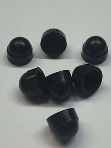 50 x M5 schwarze Abdeckungen für freiliegende Sechskantschraubenmutter 8 mm Schraubenschlüssel - Bild 1 von 2