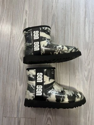 BOTAS IMPERMEABLES UGG CLASSIC MINI TRANSPARENTES Blanco y Negro Mujer TALLA 6/37 Foto 1 de 4