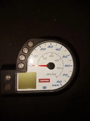 CRUSCOTTO GRUPPO STRUMENTI DERBI GP1 50CC REVOLUTION E OPEN  CODICE 00G01635521 - Immagine 1 di 3