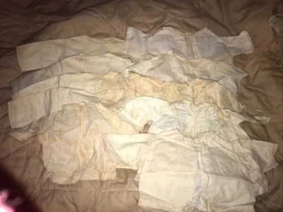 Vds lot poupée ancienne 19 pièces de vêtements poupée poupon celluloïd ou autre - Photo 1/4