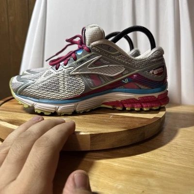 Brooks Ravenna 6 White Raspberry Athletic Running Shoes Sneakers Womens Size 8 - Image 1 of 4