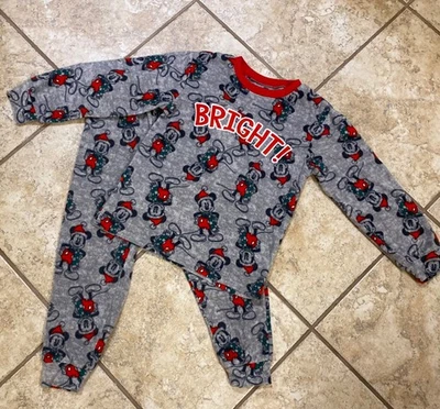 PIJAMA MICKEY MOUSE FLEE3CE GRIS NUEVO SIN ETIQUETAS DE DISNEY TALLA 5-6 Foto 1 de 2