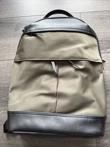 Targus Newport Rucksack 15 Zoll Notebook Tragetasche olivgrün und schwarz - Bild 1 von 13