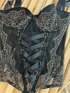 CORSET BUSTIER w/ underwire & boning VICTORIAN VIBE by VICTORIAS SECRET sz 34B - Picture 1 of 4