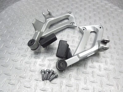 03-05 Yamaha FJR1300 2005 pasajero trasero izquierdo derecho reposapiés soporte Foto 1 de 4