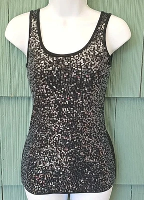 Camiseta sin mangas Rue21 negra de lentejuelas brillante sin mangas para fiesta talla pequeña junior Foto 1 de 3