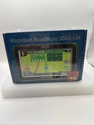 Magellan RoadMate 3045-LM GPS Navigator 4.7" Screen Lifetime Maps New Sealed Box - Image 1 of 4