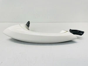 BMW F10 F11 5er Türgriff Fahrerseite hinten rechts Alpinweiß 300 #038 - Bild 1 von 3