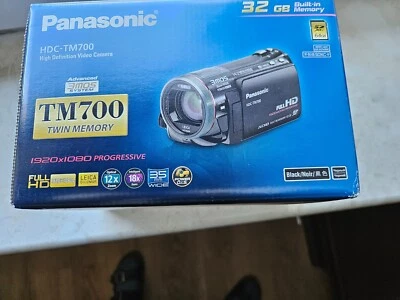 Videocamera Panasonic HDC-TM700 Digital Video Camera, Zubehörpaket,Bedienungsanl - Bild 1 von 4