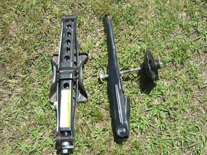 Chrysler 300--Tire Jack And Handle--2005 Thru 2010 - Picture 1 of 2