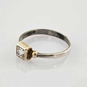 Klassischer Silberring mit quadratischem Glaselement - Bild 1 von 3