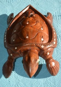 Papua New Guinea Turtle Wood Carving Handmade. ENGRAVED Kwila. DECORATIVE Shell - Foto 1 di 1
