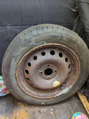 Continental ContiPremiumContact 2 Tyre 185/60 R15 - Image 1 of 4