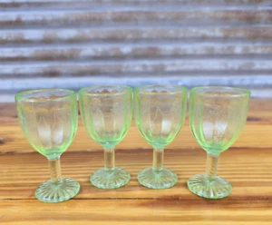 Vintage Hocking Glas Kamee Ballerina grün 3" Sherry Weinkelche Miniatur-Set 4 - Bild 1 von 18