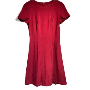 Abito Adrianna Papell taglia 6 rosso bordeaux elasticizzato maglia manica corta aderente e svasato - Foto 1 di 8