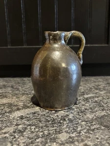 Antiker brauner Steinzeug Mini Krug - Bild 1 von 9