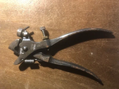 VINTAGE DEER BRAND SAW SET PLIERS MADE IN W. GERMANY - Image 1 of 4