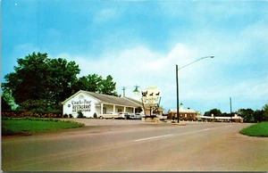 HOPKINSVILLE, KENTUCKY - CHESTMOTEL LODGE COACH & VIER RESTAURANT POSTKARTE - Bild 1 von 2