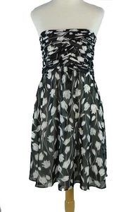 White House Schwarzmarkt trägerlos schwarz weiß Blumenmusterkleid Größe 4 - Bild 1 von 6