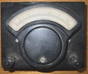 ⭐ Hoyt Voltmeter 5151 Electrical Instrument Vintage - Picture 1 of 8