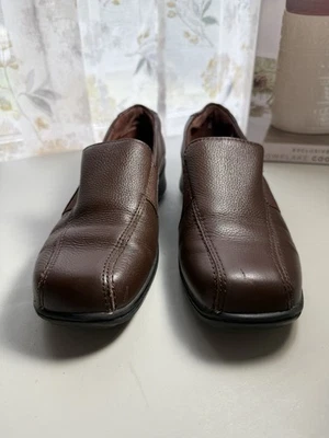 Mocasines informales Cobbie Cuddlers para mujer sin cordones talla 6,5 AMPLIOS de cuero marrón Foto 1 de 4