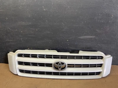 Parrilla superior delantera Toyota Highlander 2001 a 2003 con emblema OEM R7286 DG Foto 1 de 4