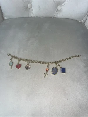 "Pulsera con dije de La Bella y la Bestia 9""" Foto 1 de 4