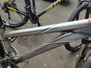HRXC Specialized bike multiple speeds-check out pictures - Picture 1 of 10