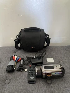 Tested SAMSUNG HMX-H106SN HMX-H100 DIGITAL VIDEO CAMERA CAMCORDER CMOS - Picture 1 of 8