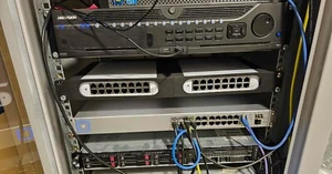 Ubiquiti Unifi USW-Lite-16-PoE Dual Rackmount Halterung - Bild 1 von 5