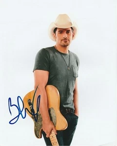 Brad Paisley Signed Autographed 8x10 Photograph - Picture 1 of 1