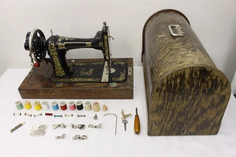 Antique Hand Crank Spencer Sewing Machine With Locking Wood Case Cover
