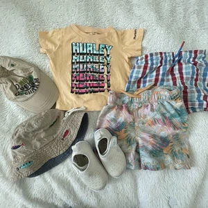 Hurley Bebé Niño Playa Pantalones Cortos Camiseta Sombrero Paquete Talla 12m - Imagen 1 de 9