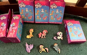 My Little Pony FIM G4 W Flowers Exclusive Characters Pin FULL SET Pins + Boxen - Bild 1 von 3