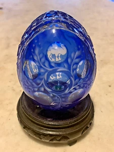 A Lovely Faberge Clear to cobalt blue etched Crystal egg - Bild 1 von 7
