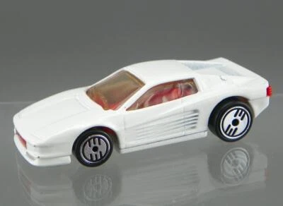 Ferrari Testarossa EX 1986 Hot Wheels Ulta Hots Diecast escala 1/64 blanco Foto 1 de 4