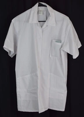 Chaqueta de manga corta Betty Dain Estheticians Spa para mujer blanca talla mediana Foto 1 de 2