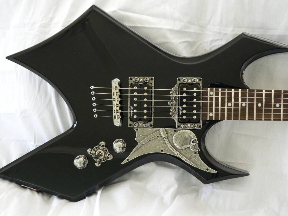 8 PIEZAS DE CALAVERA para perillas de guitarra bc rich warlock anillos de PU golpeador armadura cubierta y  Foto 1 de 4