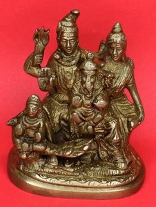 Figura de la familia Lord Shiva hecha a mano de latón Shiv Parivar estatua escultura figura - Imagen 1 de 5