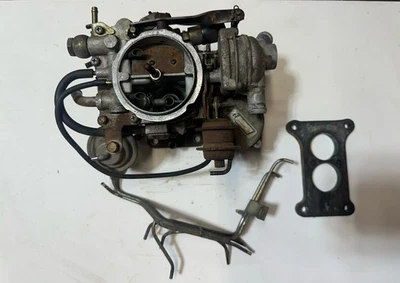 1979 TOYOTA PICKUP HILUX 20R CARB CARBURETOR OEM + VACUUM HOSE RAIL - Image 1 of 4