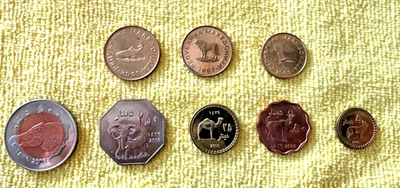 Two sets collector coins: 5 coin set from Darfur & 3 coin set from Macedonia - Image 1 of 2